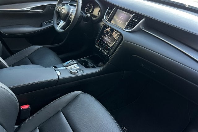 2023 INFINITI QX50 LUXE