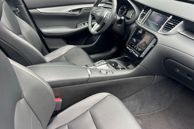 2023 INFINITI QX50 LUXE