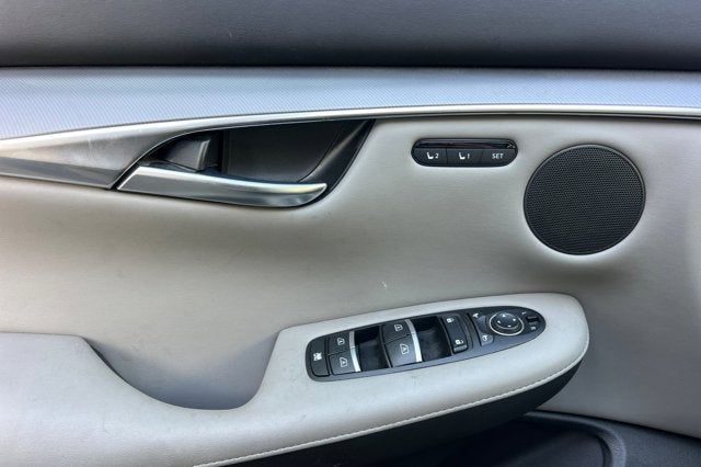 2023 INFINITI QX50 LUXE