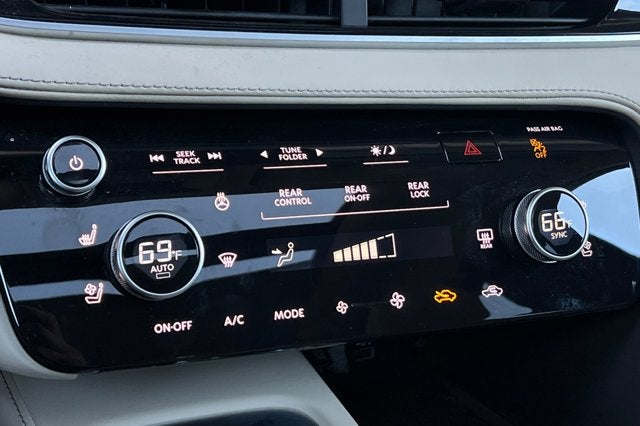 2023 INFINITI QX60 LUXE