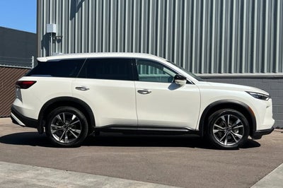 2023 INFINITI QX60 LUXE
