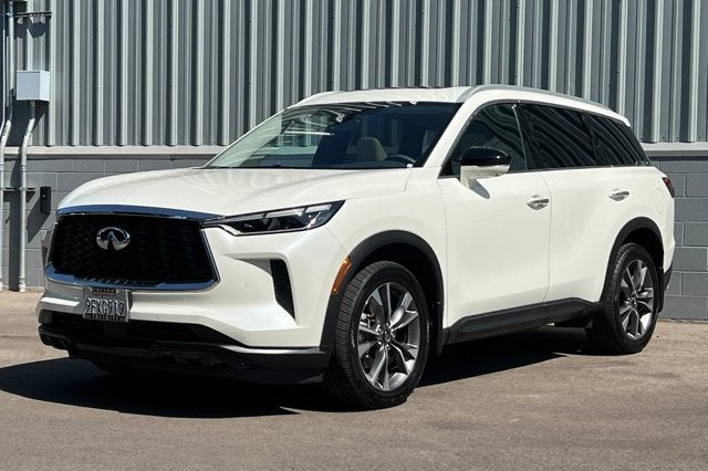 2023 INFINITI QX60 LUXE