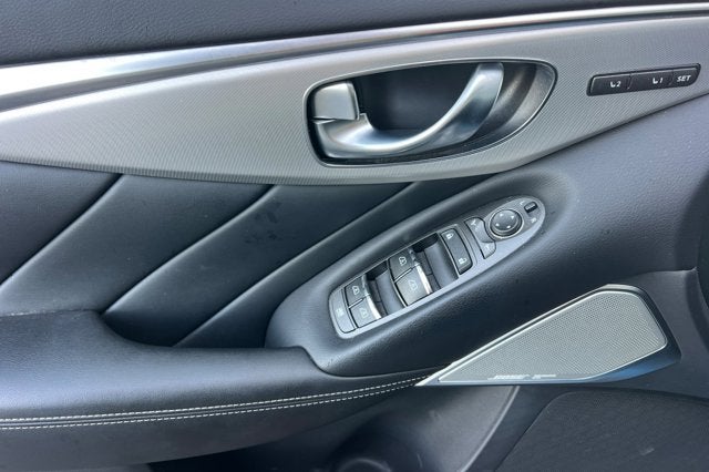 2023 INFINITI Q50 LUXE