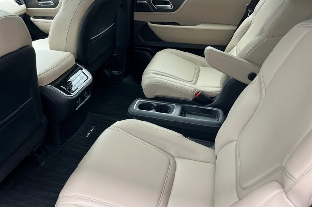 2025 INFINITI QX80 PURE