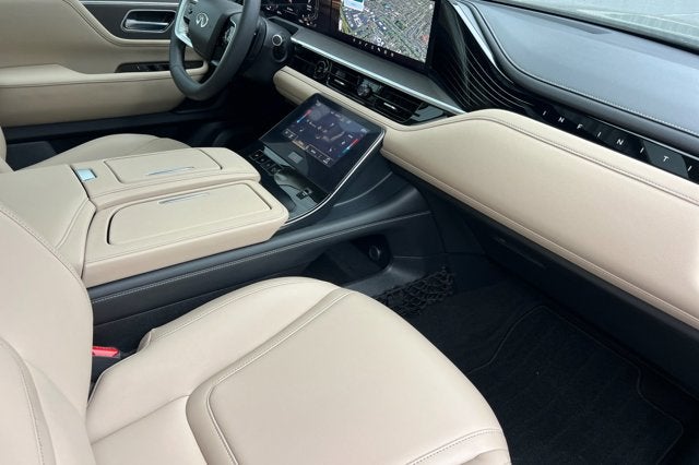 2025 INFINITI QX80 PURE