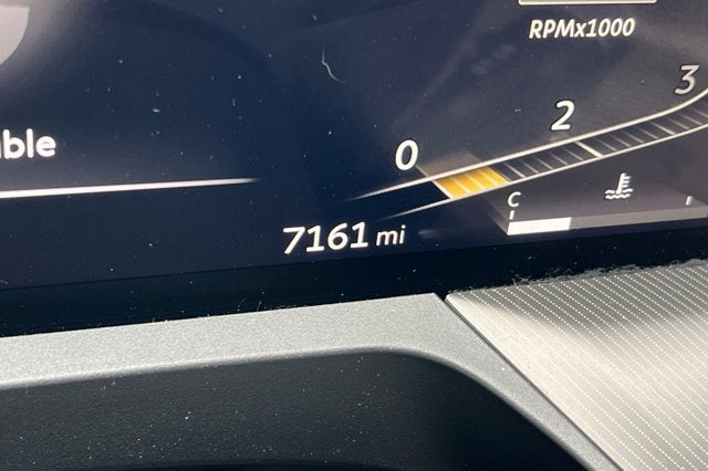 2025 INFINITI QX80 PURE