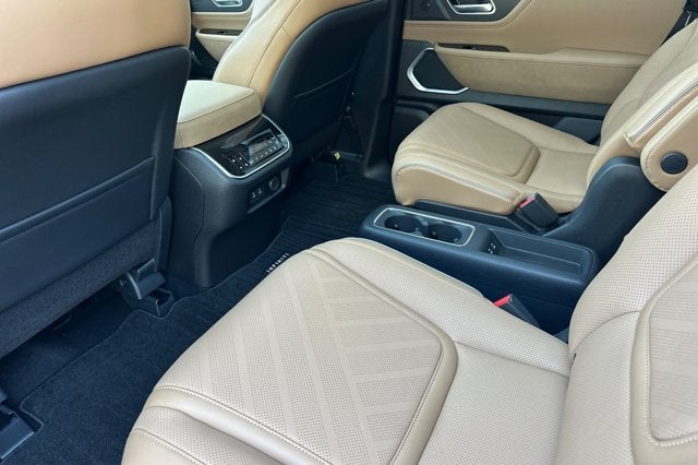 2027 INFINITI QX80 LUXE