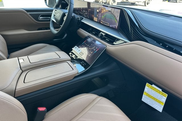 2027 INFINITI QX80 LUXE