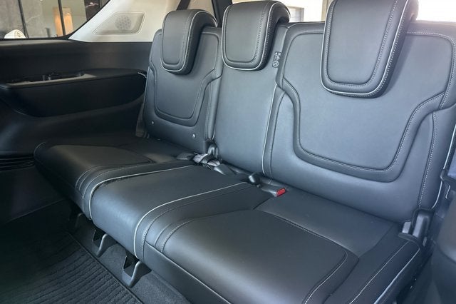 2027 INFINITI QX80 LUXE