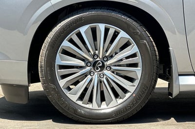2027 INFINITI QX80 LUXE