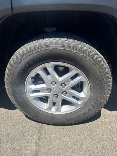 2023 Jeep Grand Cherokee Laredo