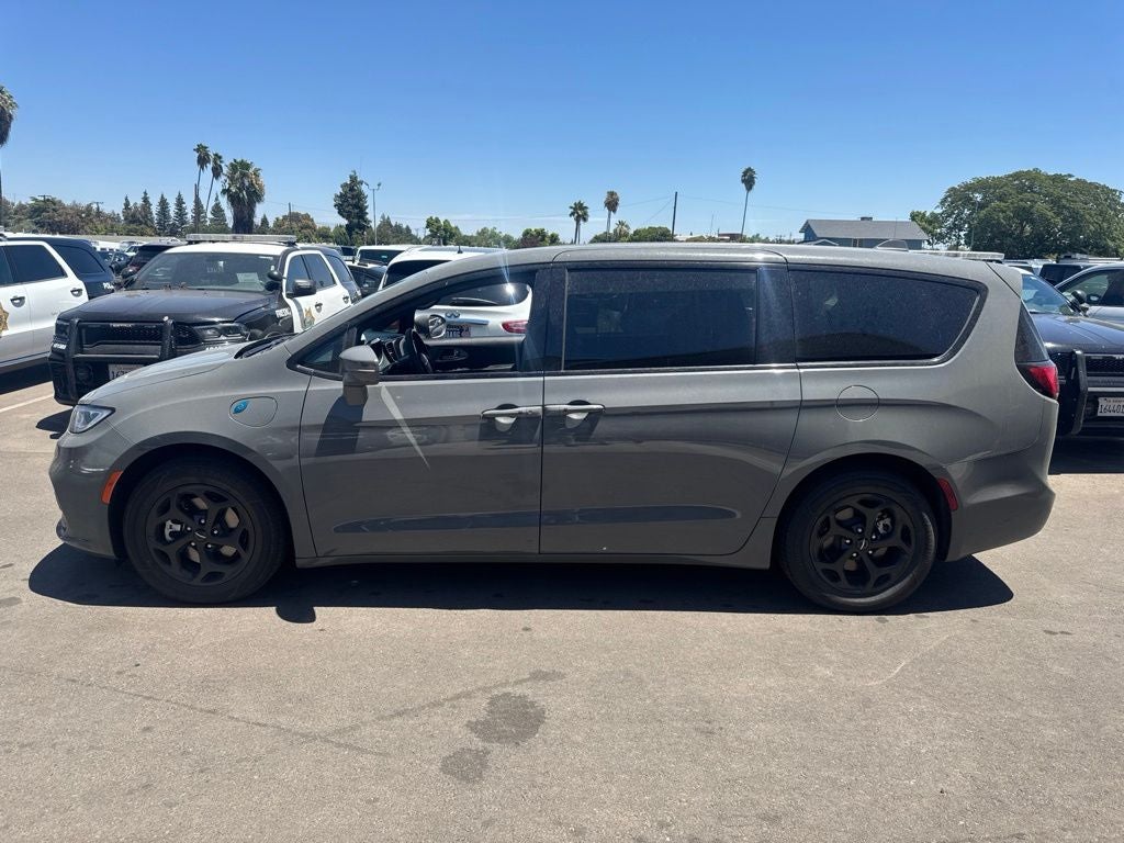 2022 Chrysler Pacifica Hybrid Touring L