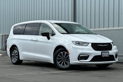 2024 Chrysler Pacifica Hybrid Select