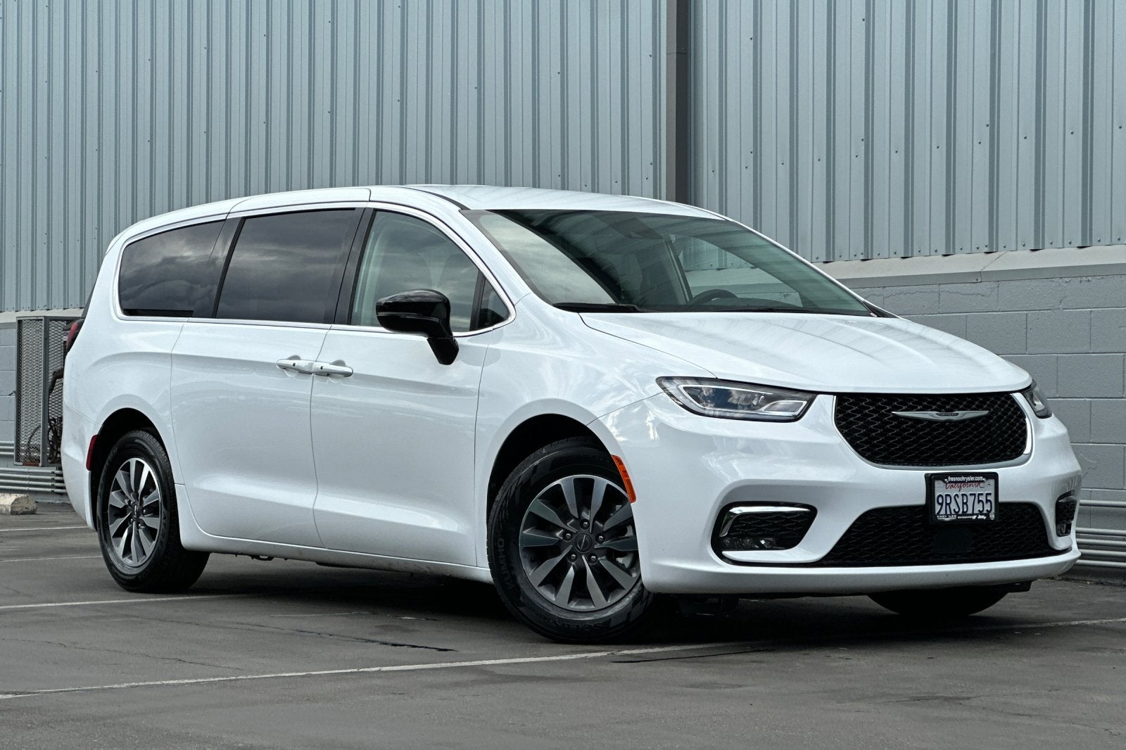 2024 Chrysler Pacifica Hybrid Select