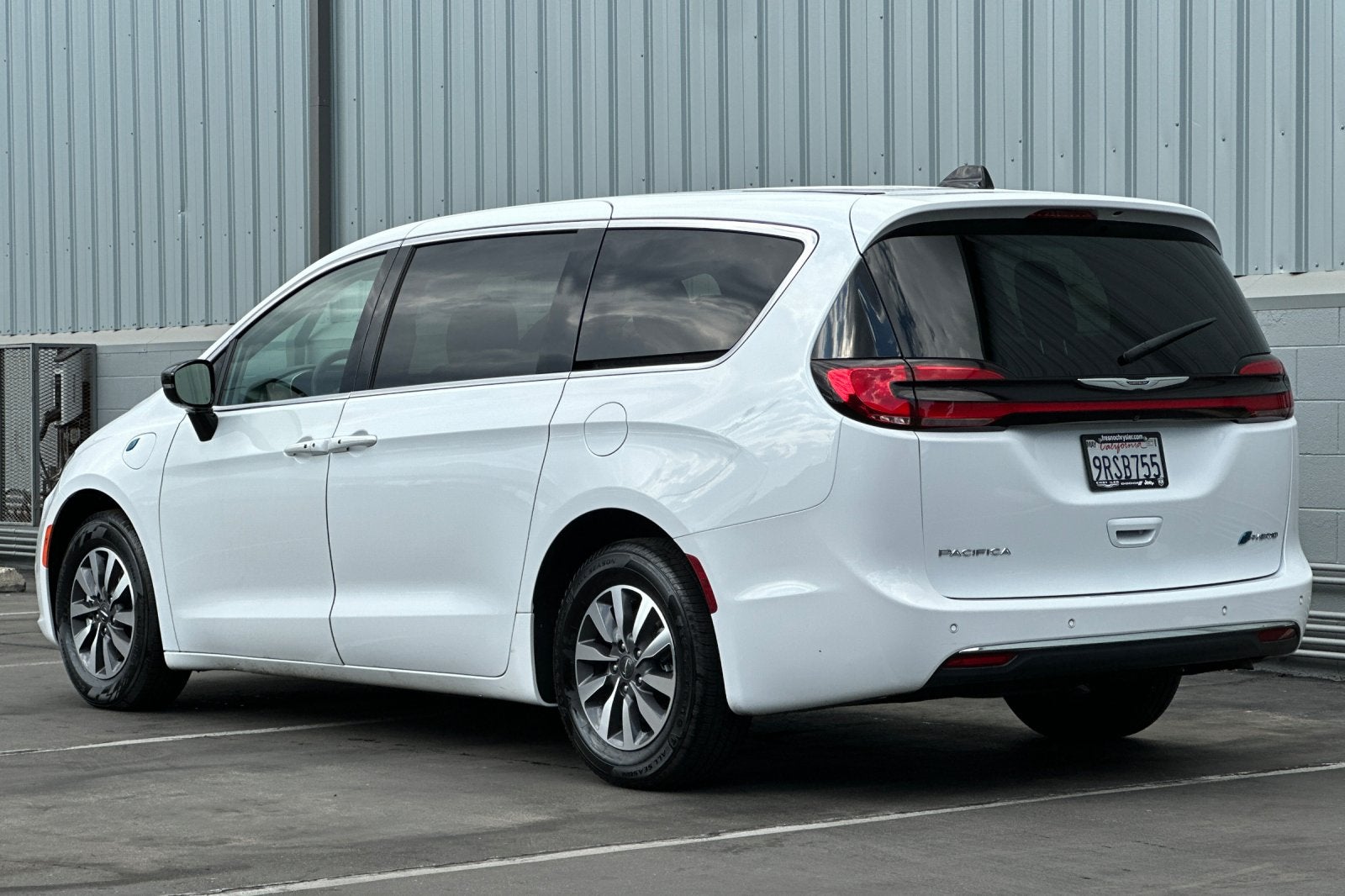 2024 Chrysler Pacifica Hybrid Select